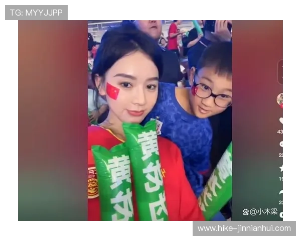 国足球星背后的女人们：揭秘他们的爱情故事与支持力量